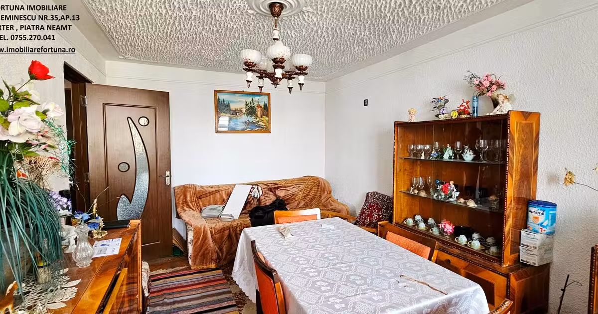 Apartament de vânzare cu 3 camere în zona Calea Romanului, Piatra-Neamț