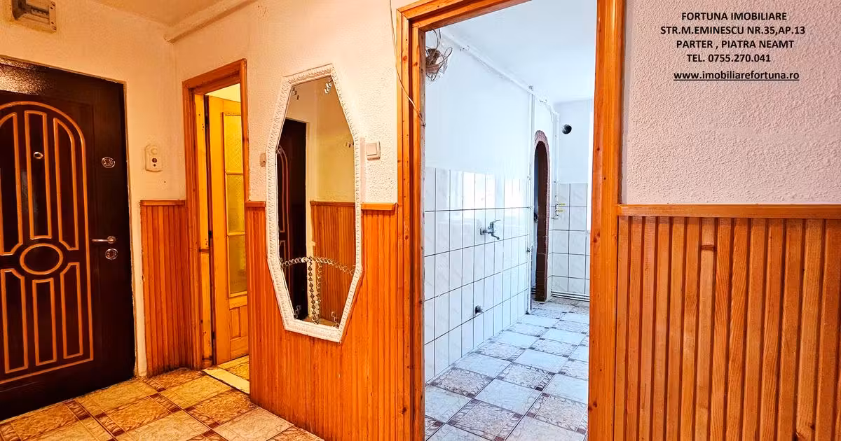 Apartament de vânzare cu 3 camere în zona Calea Romanului, Piatra-Neamț