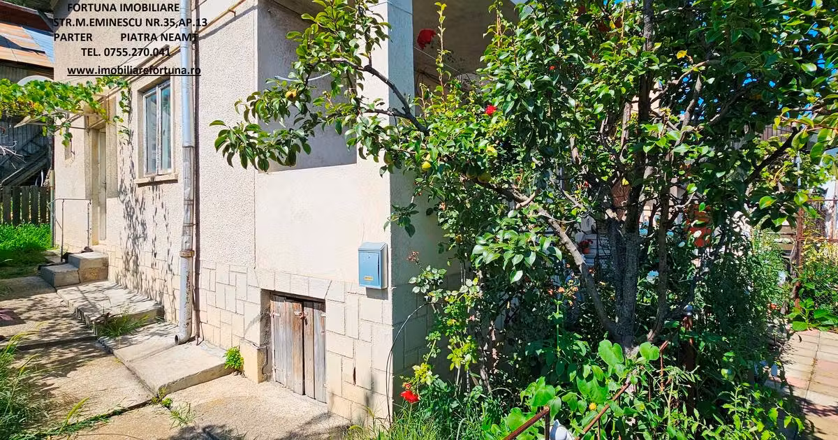 Casă de vânzare cu 3 camere în zona Central, Piatra-Neamț