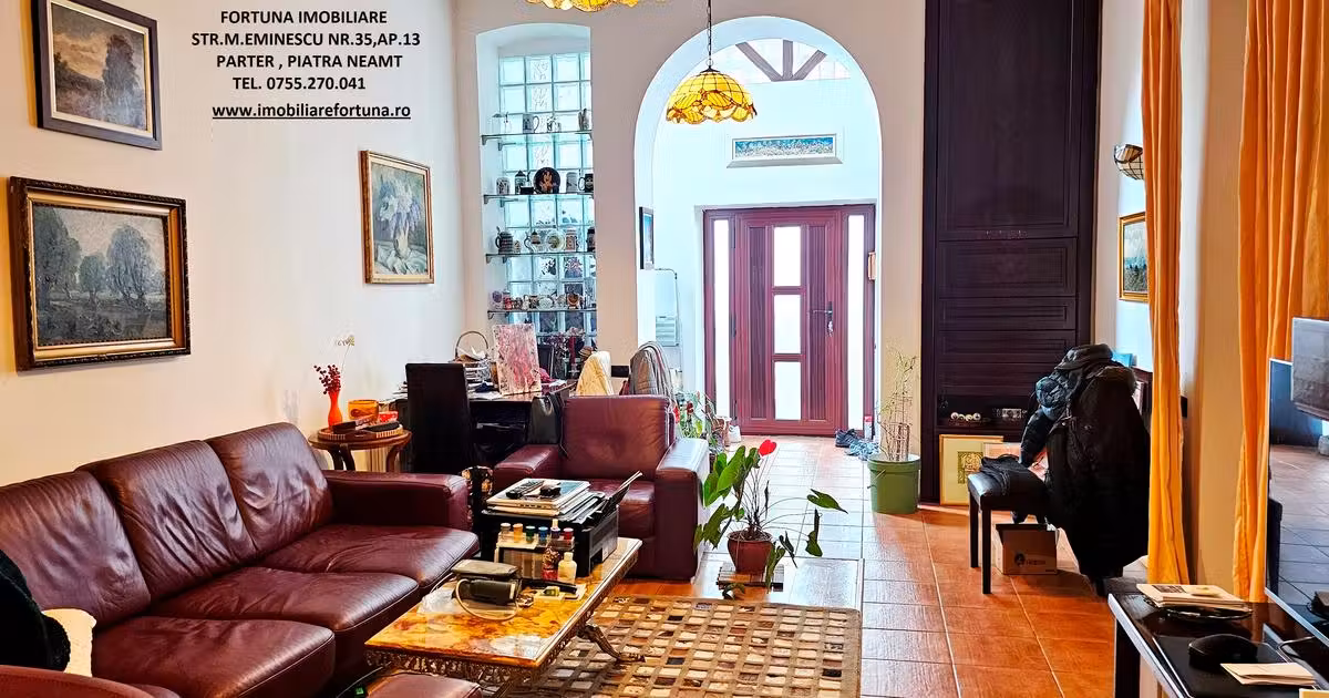 Casă de vânzare cu 4 camere în zona Ultracentral, Piatra-Neamț