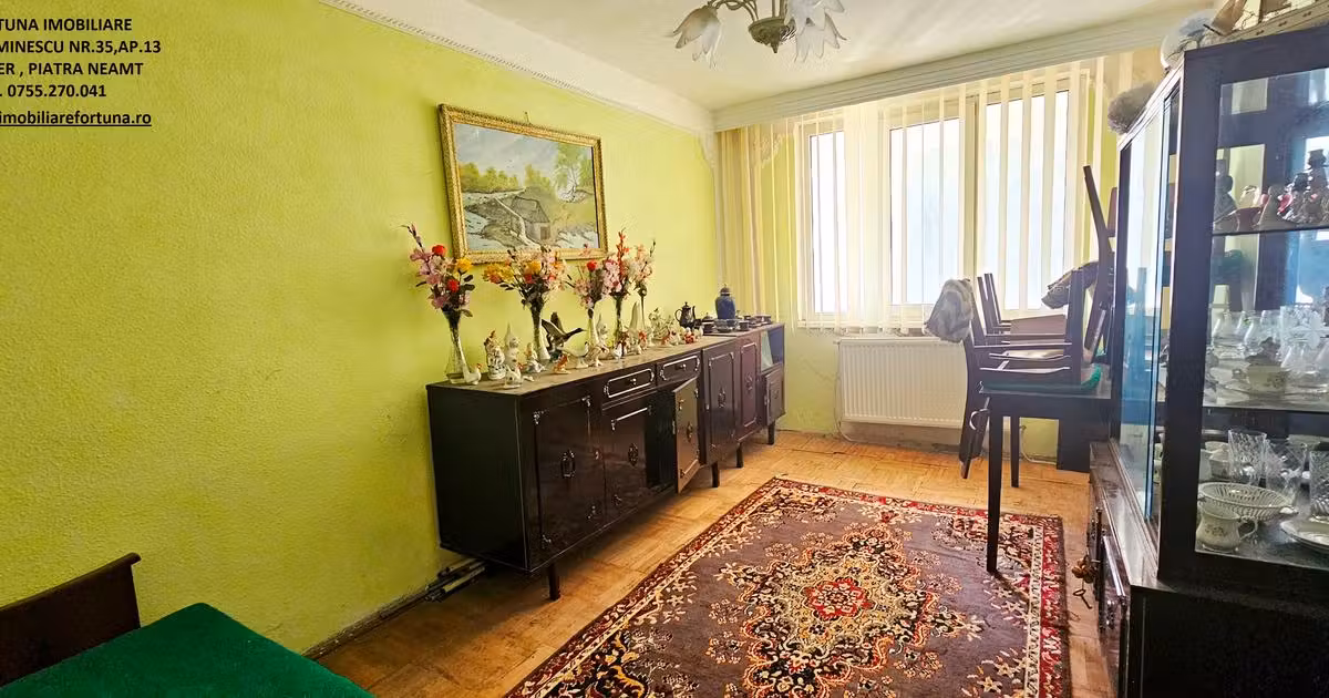 Apartament de vânzare cu 3 camere în zona Precista, Piatra-Neamț