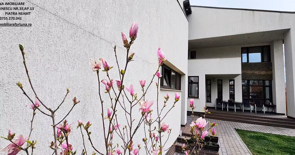 Casă de vânzare cu 5 camere în zona 1 Mai, Piatra-Neamț