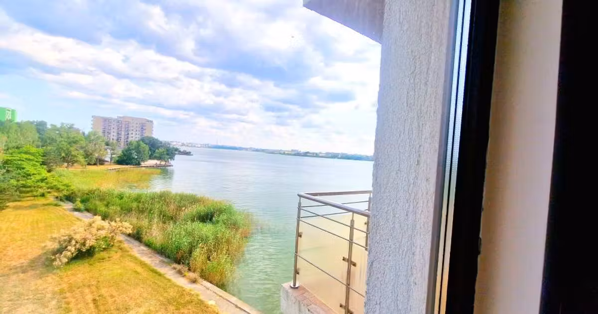 Duplex de vânzare cu 3 camere, mobilat în Mamaia