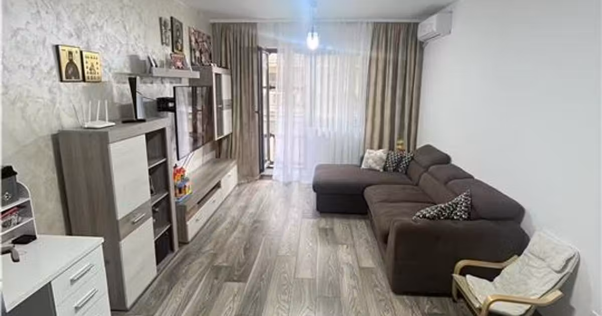 Apartament de vânzare cu 3 camere, mobilat în Dobroești