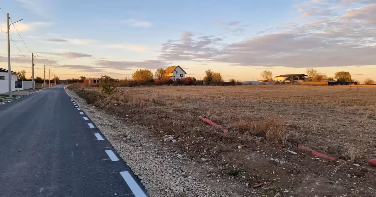 Teren Construcții intravilan de vânzare de 800 mp, în Domnești