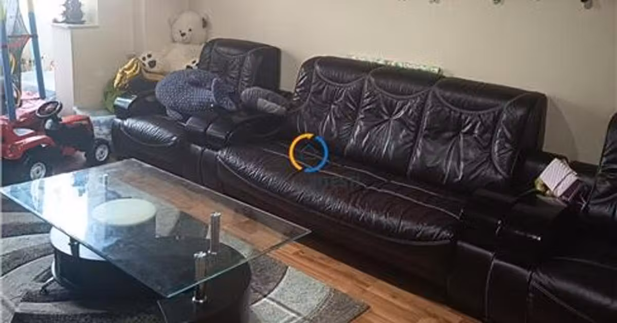 Apartament de vânzare cu 4 camere în zona Prundu, Pitești