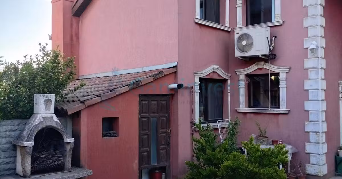 Casă individuală de vânzare cu 5 camere, mobilată în zona Episcopia Bihorului, Oradea