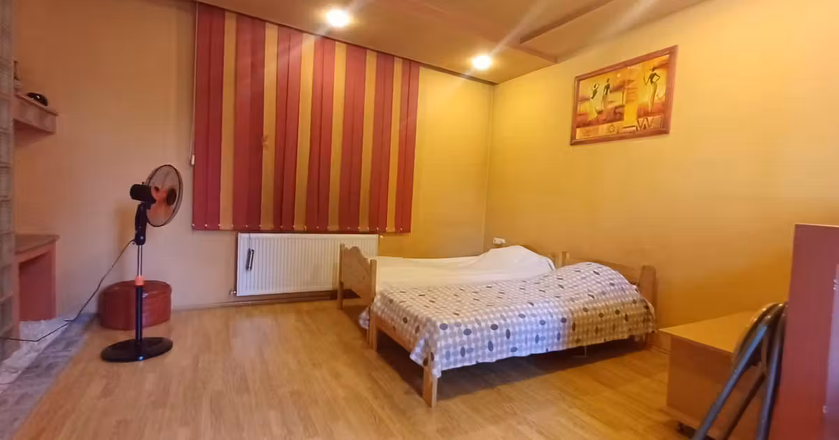 Casă individuală de vânzare cu 6 camere, mobilată în zona Decebal, Oradea