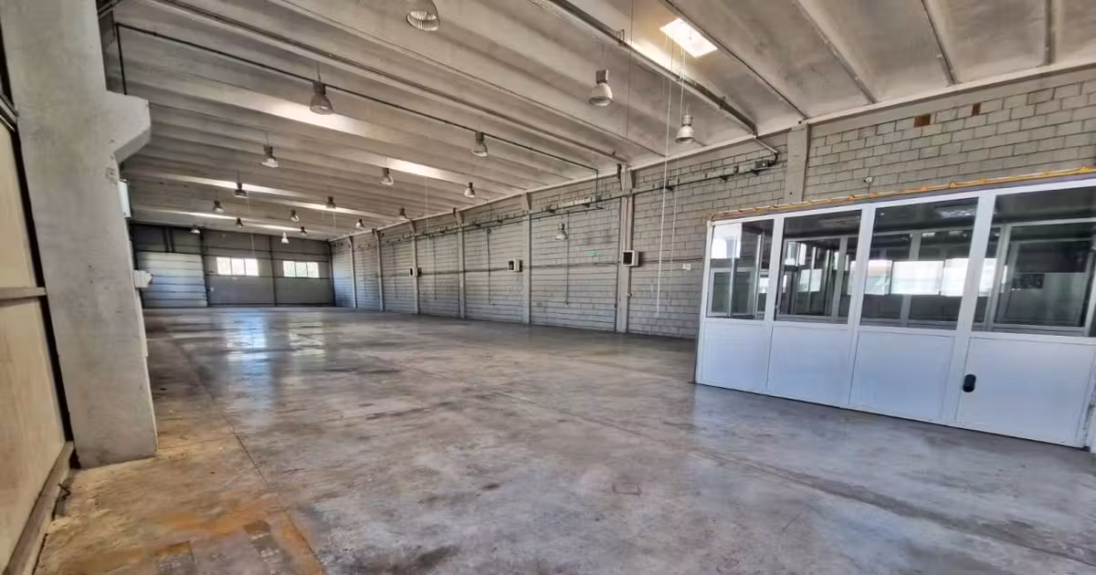 Spațiu industrial de vânzare de 807.00 mp, în zona Nord, Oradea