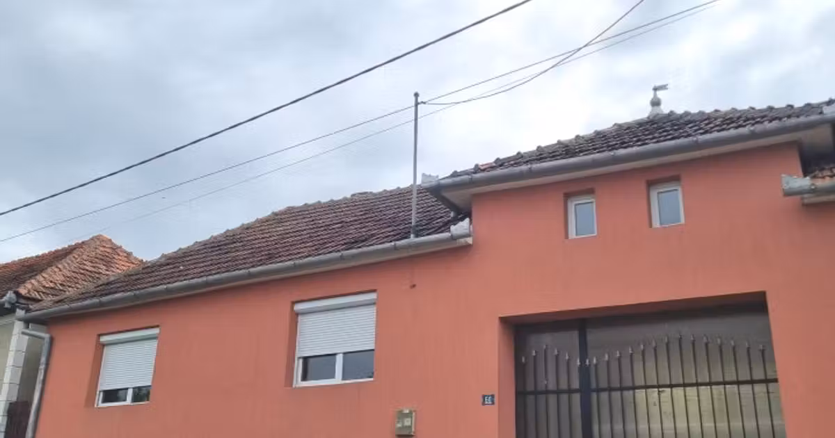 Casă individuală de vânzare cu 5 camere, mobilată în Vărășeni