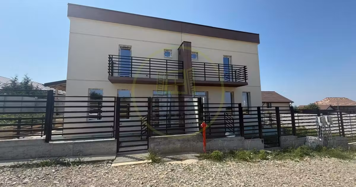 Duplex de vânzare cu 3 camere în Șimnicu de Jos
