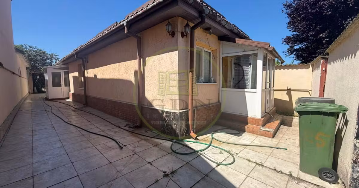 Casă individuală de vânzare cu 3 camere, mobilată în Ișalnița