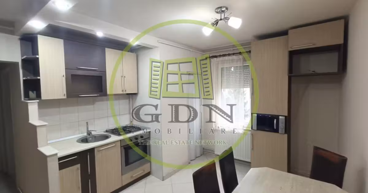 Apartament de vânzare cu 3 camere, mobilat în Reghin