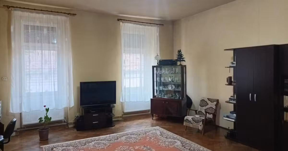 Casă de vânzare cu 3 camere, mobilată în Reghin