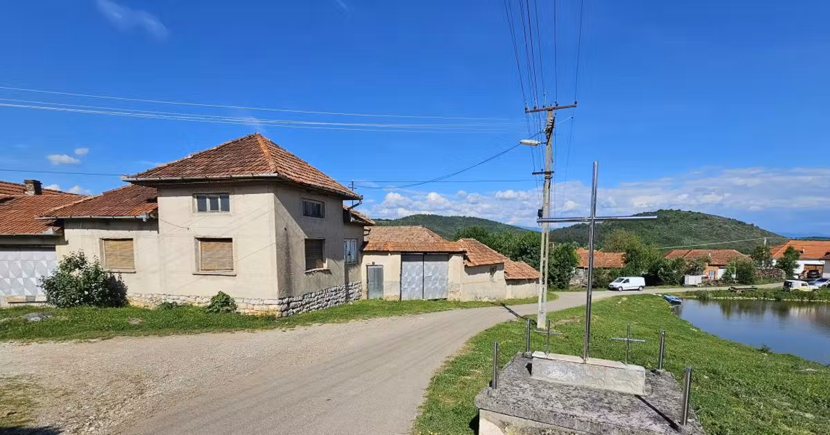 Casă individuală de vânzare cu 3 camere în Colești