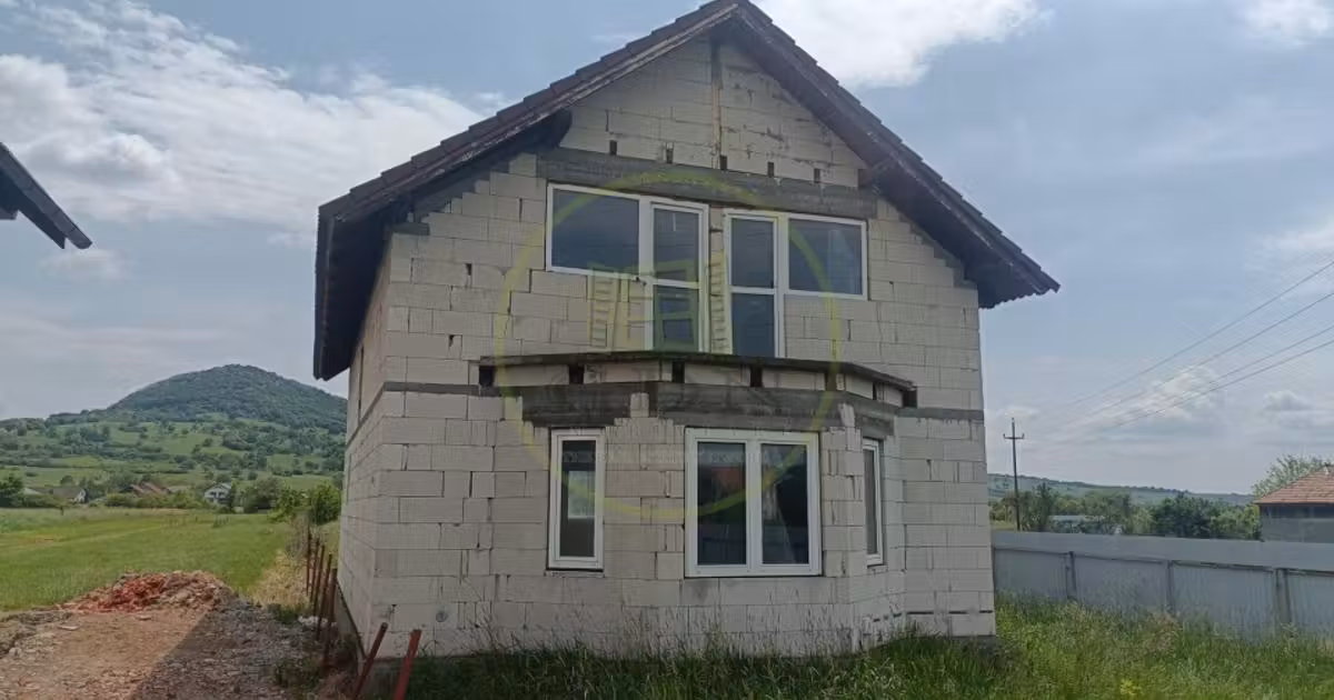 Casă individuală de vânzare cu 4 camere în Ideciu de Jos