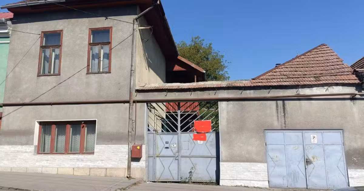 Casă individuală de vânzare cu 4 camere în Reghin