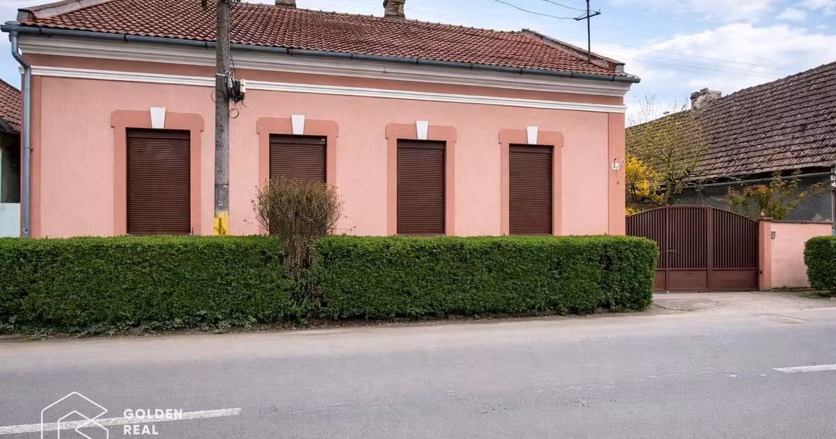 Casă individuală de vânzare cu 3 camere în Lipova