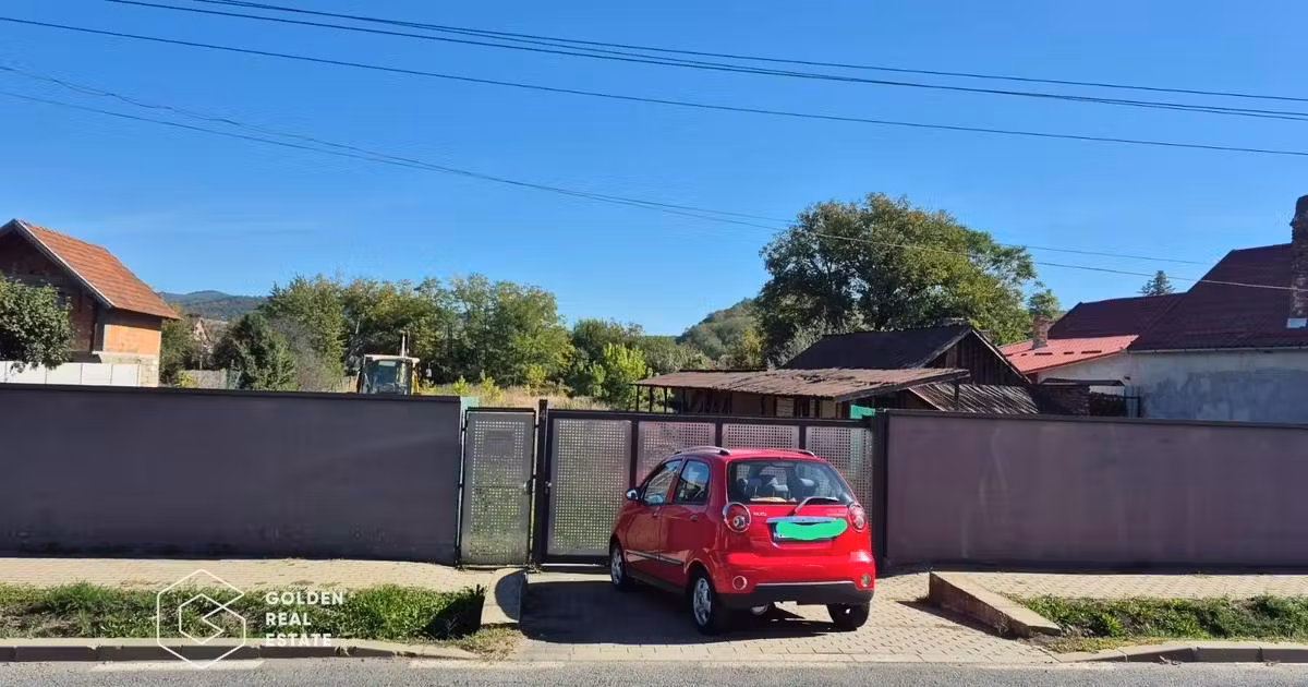 Teren Construcții intravilan de vânzare de 2719 mp, în Lipova