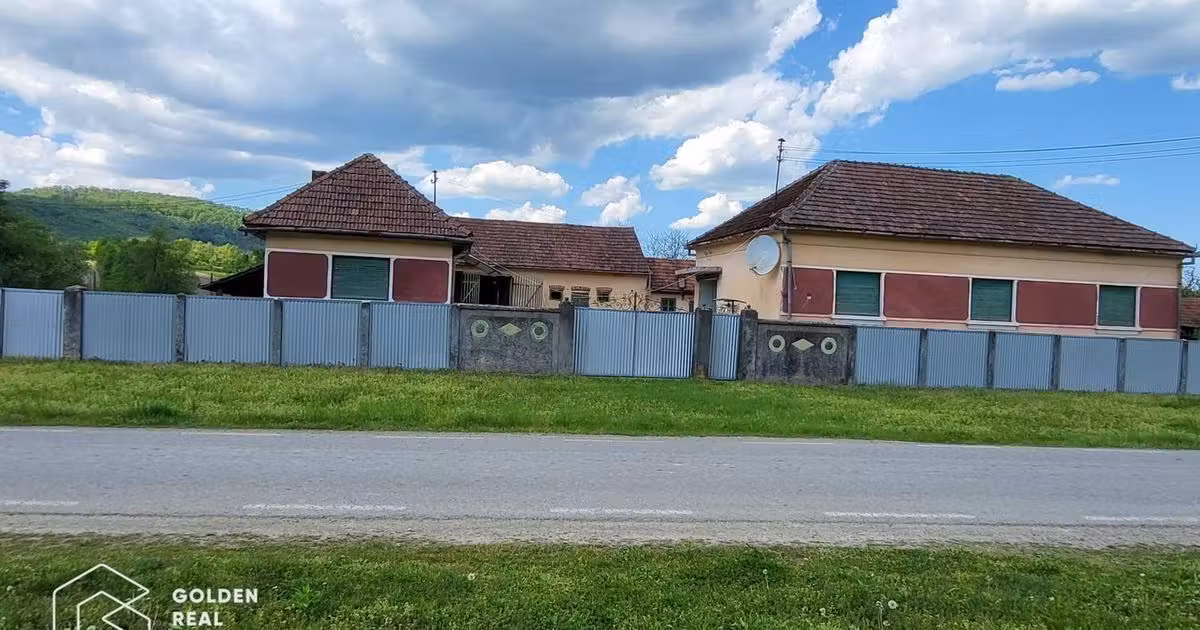 Casă individuală de vânzare cu 4 camere în Lalașinț
