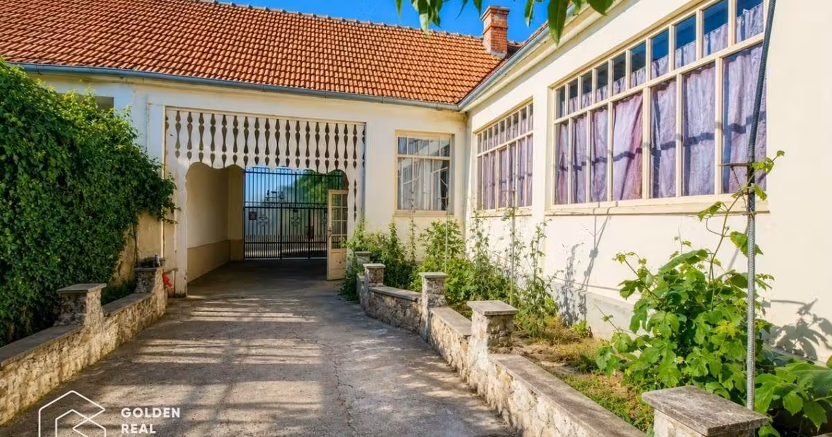 Casă individuală de vânzare cu 4 camere în Păuliș