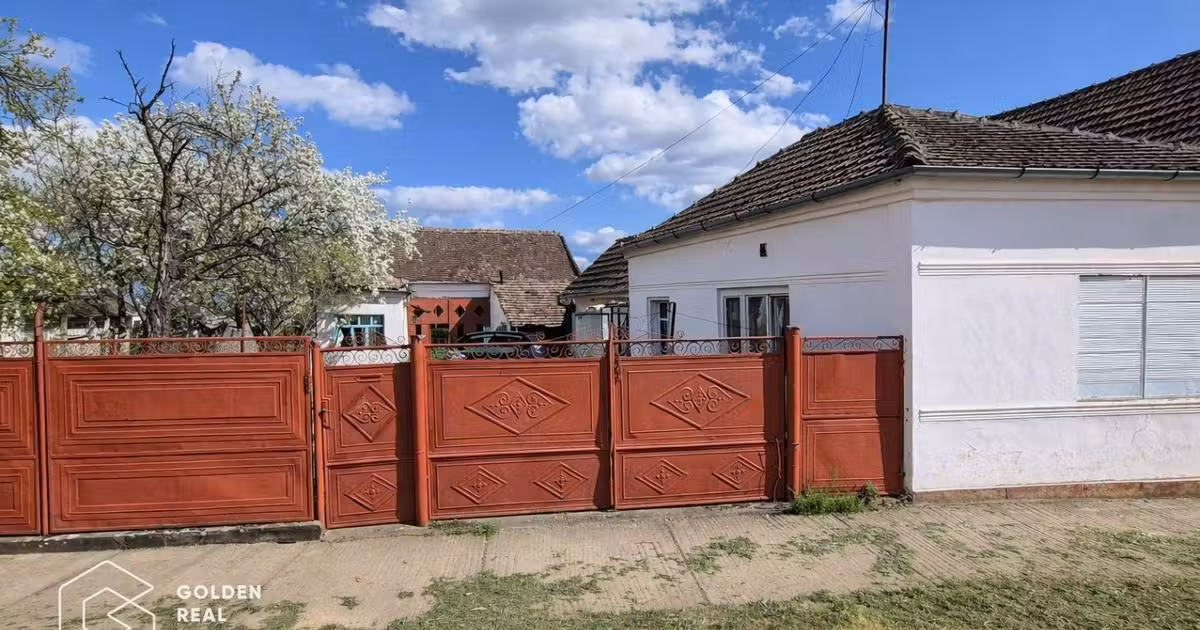 Casă individuală de vânzare cu 2 camere în Chesinț