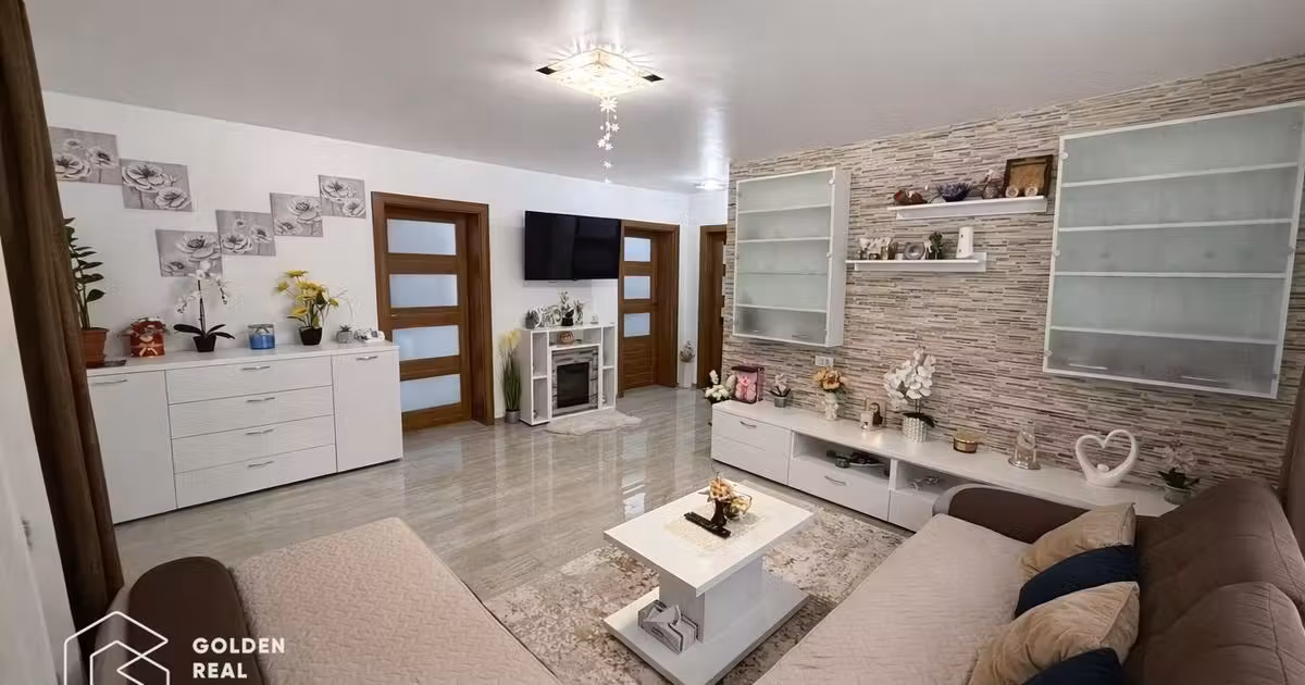 Casă de vânzare cu 4 camere în Mândruloc