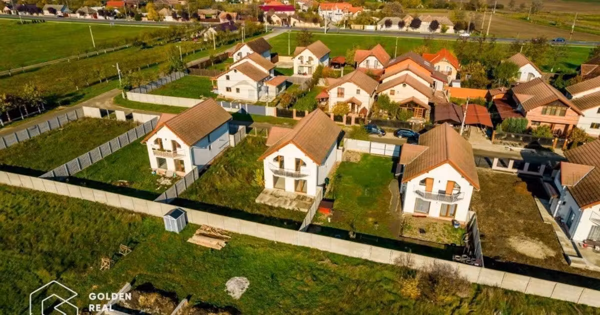 Casă individuală de vânzare cu 4 camere în Pecica