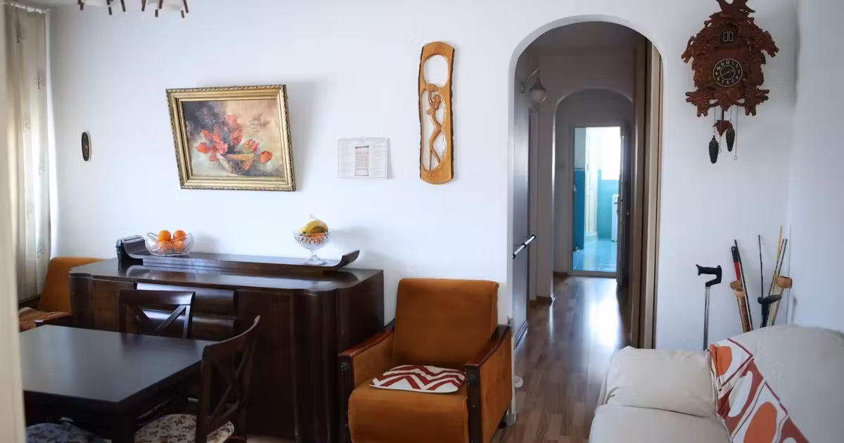 Apartament de vânzare cu 4 camere în Adjud