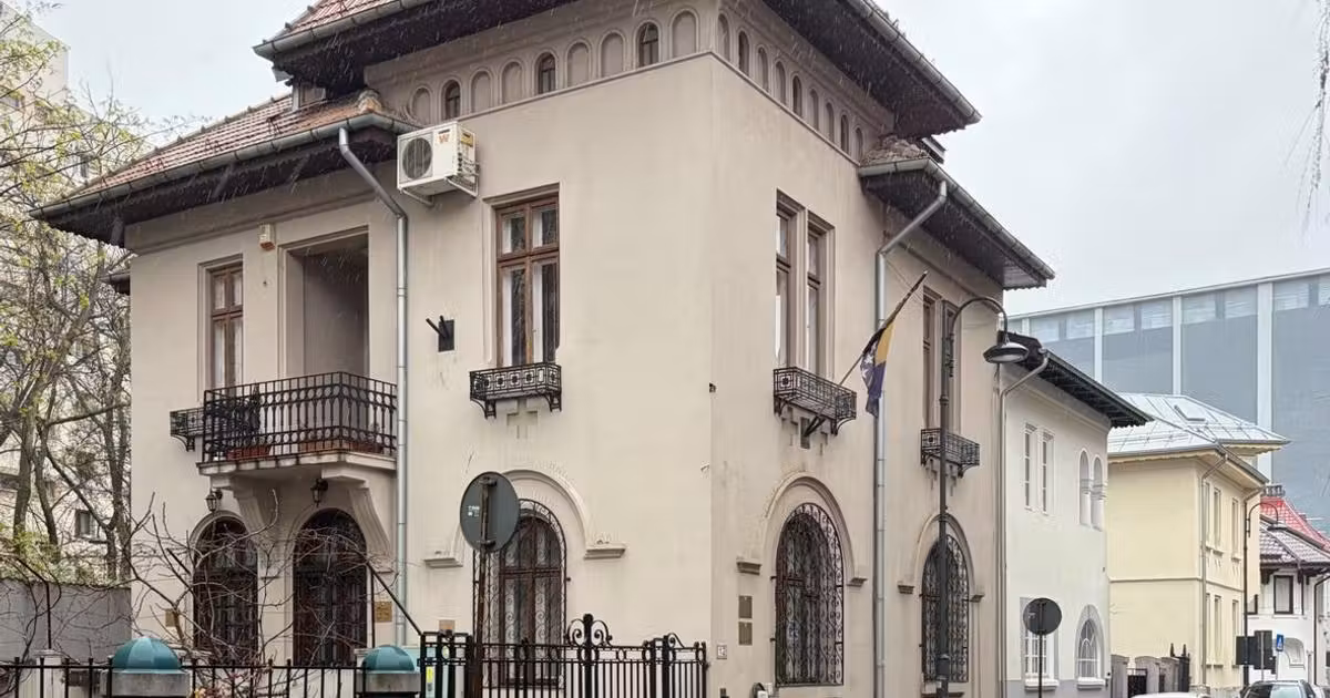 Casă individuală de vânzare cu 8 camere în zona Capitale, Sector 1