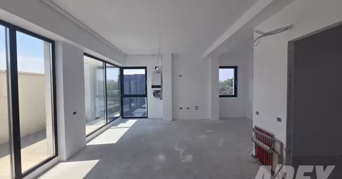 Apartament de vânzare cu 3 camere în Ultracentral