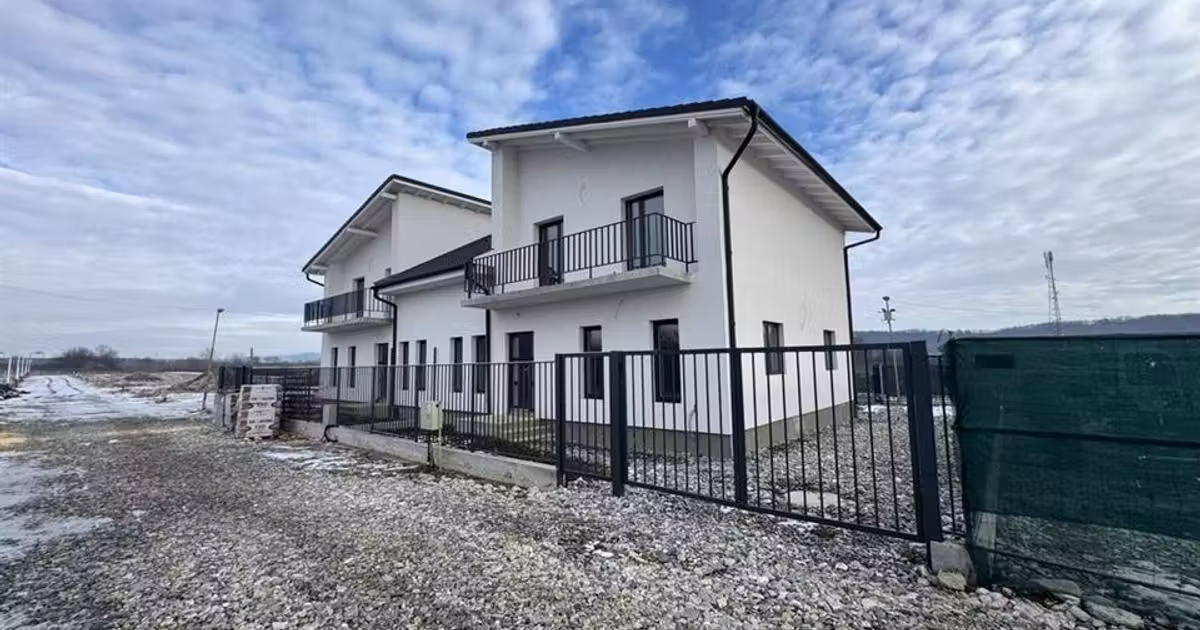 Duplex de vânzare cu 4 camere în Șelimbăr