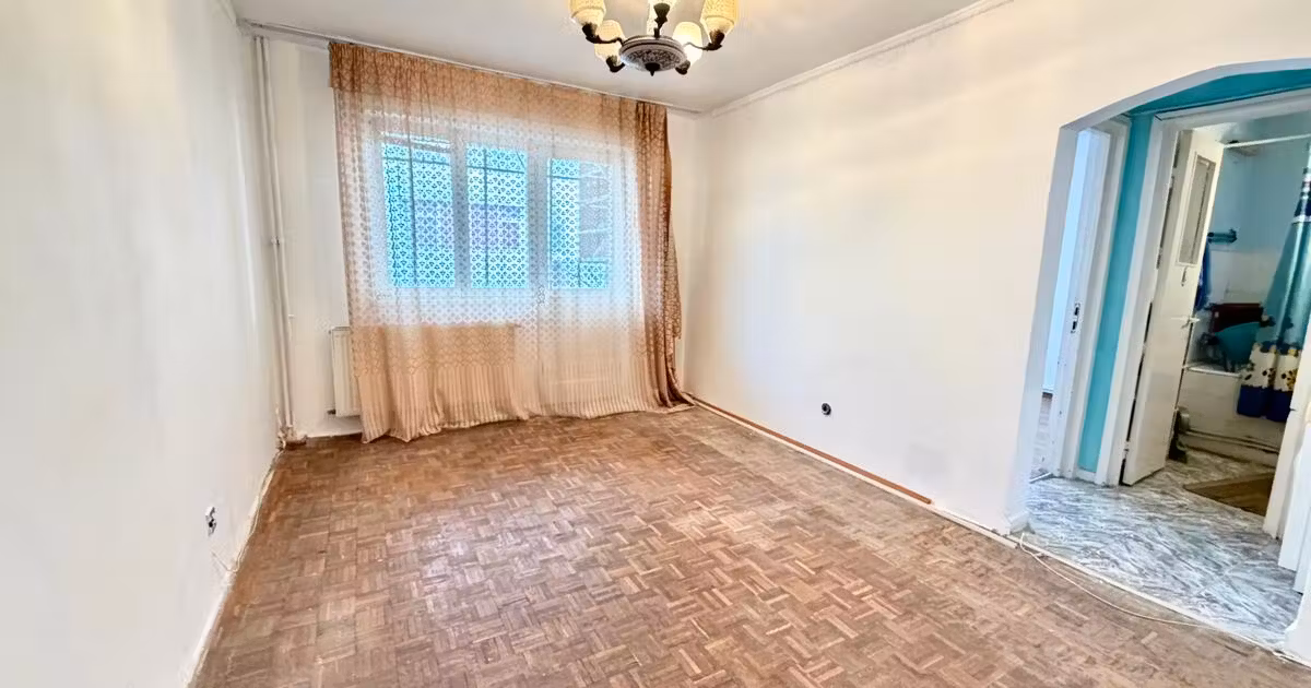 Apartament de vânzare cu 3 camere în zona Zimbru, Bacău