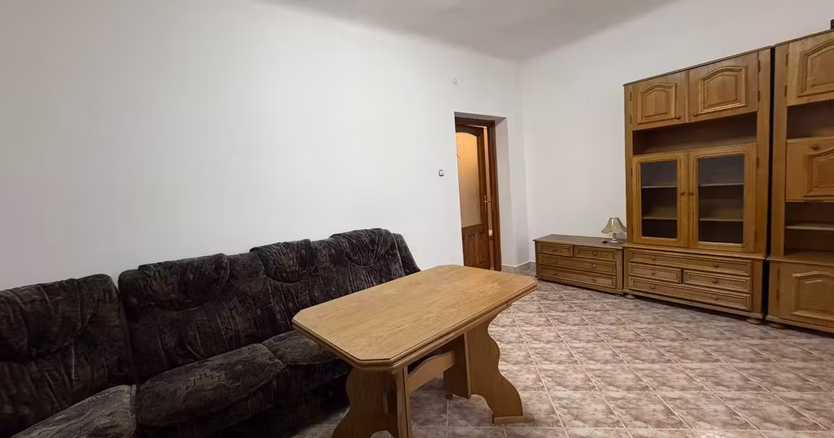 Apartament de vânzare cu 3 camere în zona Central, Bacău