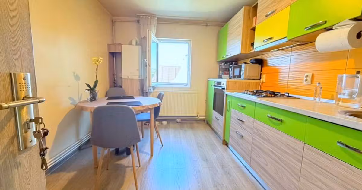 Apartament de vânzare cu 3 camere în zona Nord, Bacău