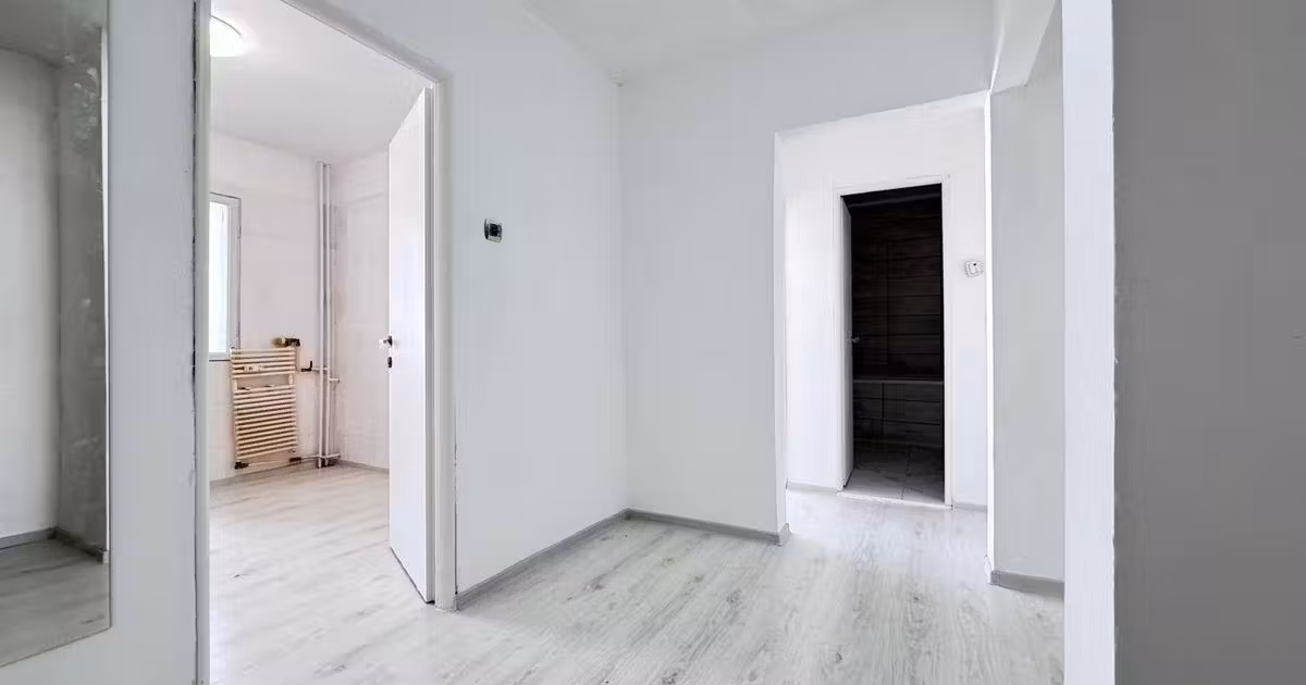 Apartament de vânzare cu 2 camere în zona Nord, Bacău