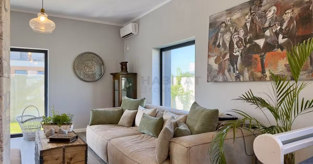 Duplex de vânzare cu 4 camere, mobilat în Tunari