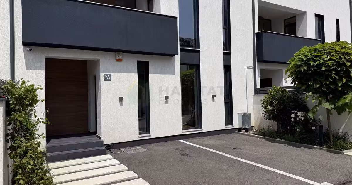 Casă de vânzare cu 5 camere în Voluntari