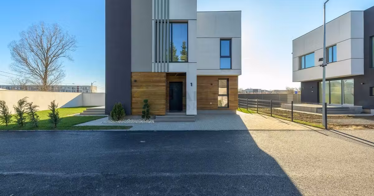 Casă individuală de vânzare cu 4 camere în Tunari