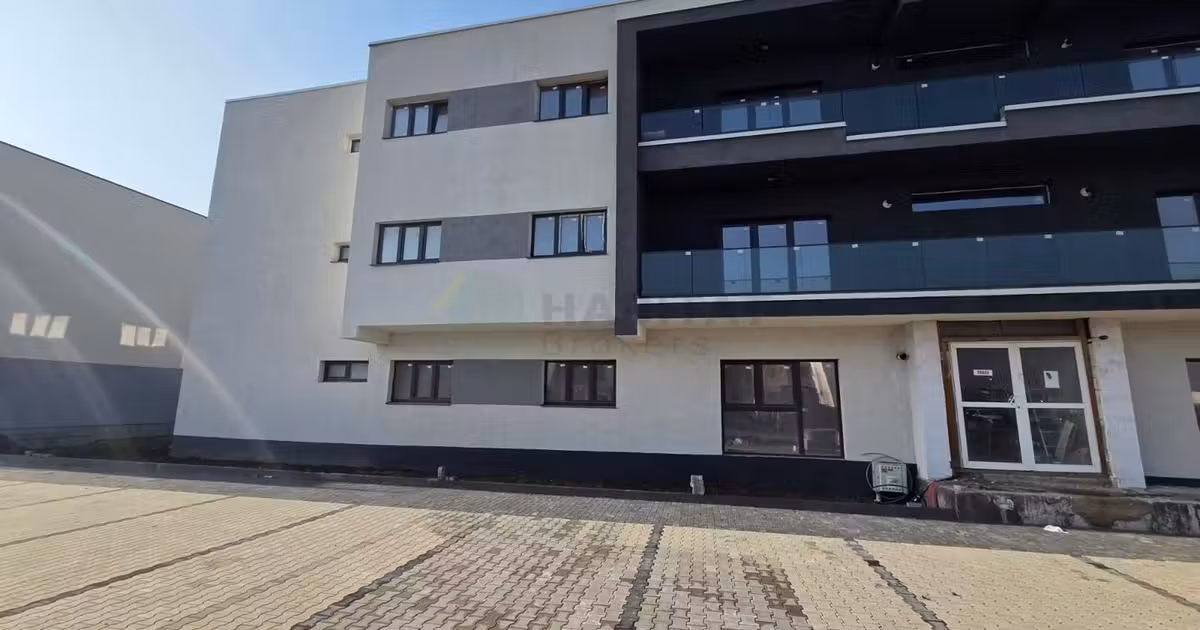 Apartament de vânzare cu 3 camere în Tunari