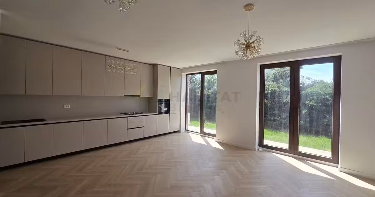 Apartament de vânzare cu 4 camere, mobilat în Tunari