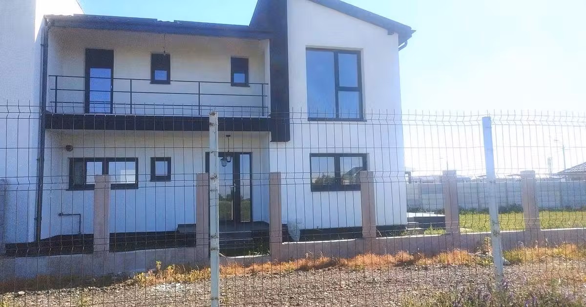 Duplex de vânzare cu 4 camere în Otopeni