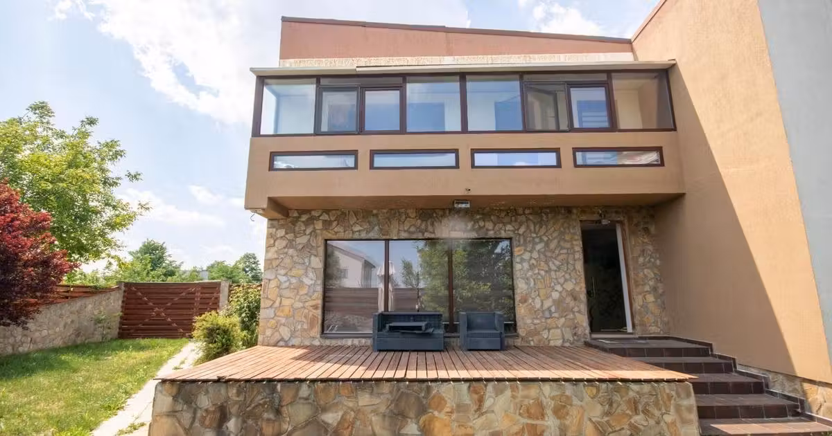 Duplex de vânzare cu 4 camere, mobilat în Otopeni