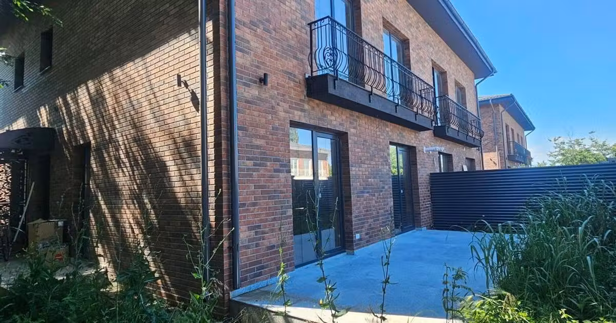Duplex de vânzare cu 4 camere în Otopeni