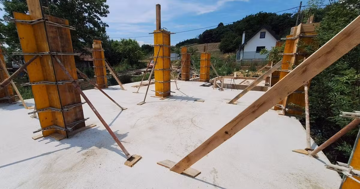 Casă individuală de vânzare cu 5 camere în Feleacu