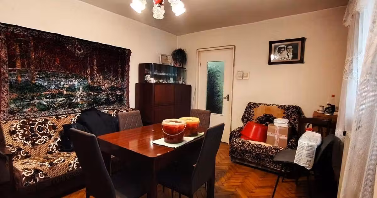 Apartament de vânzare cu 3 camere în zona Mănăștur, Cluj-Napoca