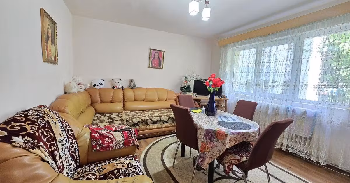 Apartament de vânzare cu 3 camere, mobilat în zona Mănăștur, Cluj-Napoca