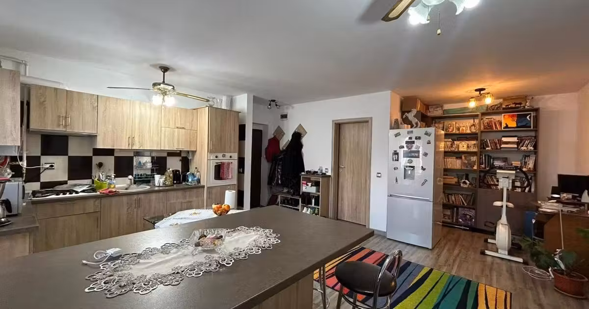 Apartament de vânzare cu 3 camere, mobilat în Florești