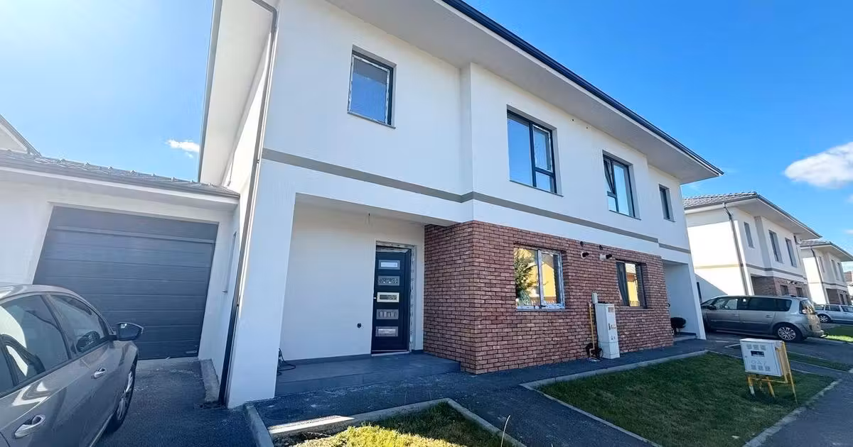 Duplex de vânzare cu 4 camere în Florești