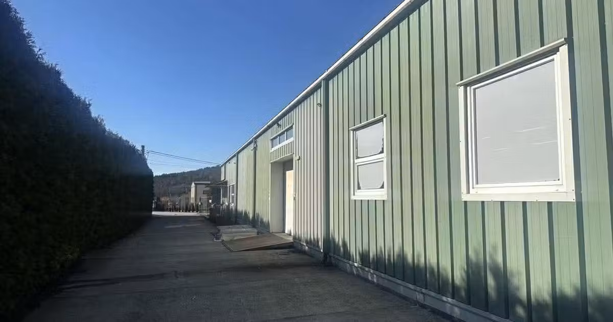 Spațiu industrial de vânzare în Jucu de Mijloc